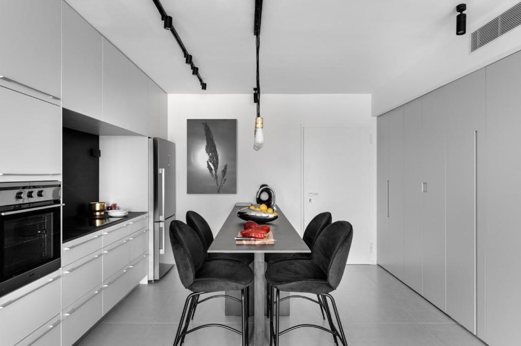 Yefet - By Beach Apartments Tlv Tel Aviv Eksteriør billede